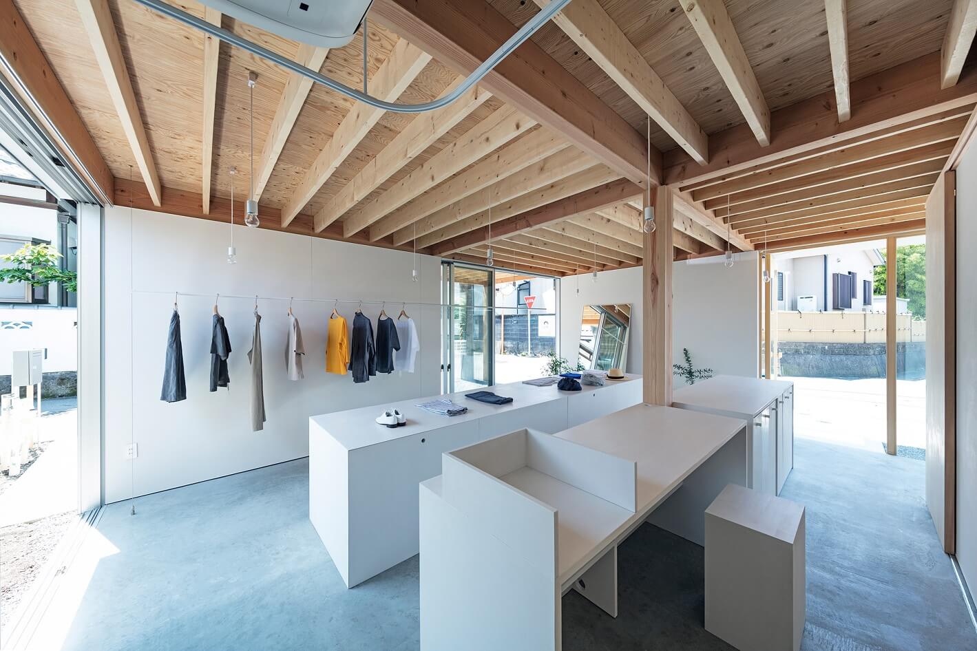 Simpel Dan Unik Desain  Rumah  Toko  Dari Studio Arsitek Suzuki