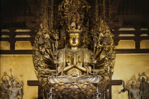 Mengenal Sejarah Kuil Sanjusangen-do Yang Menyimpan 1001 Patung
