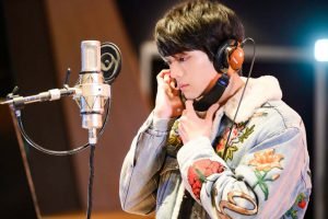 Grub Musik Terkenal The Chainsmokers Lakukan Kolaborasi Dengan Arata Mackenyu Untuk Rilis Album Versi Jepang Mereka