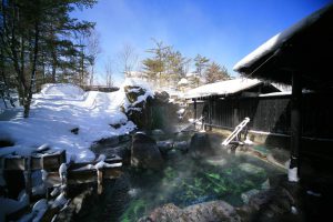 4 Onsen Yang Menawarkan Pengalaman Yukimi-buro Terbaik Di Dekat Tokyo